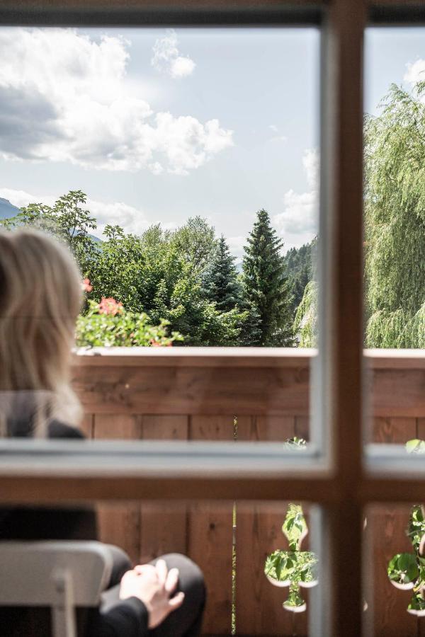 Strasserwirt - Ansitz Zu Tirol Strassen Buitenkant foto