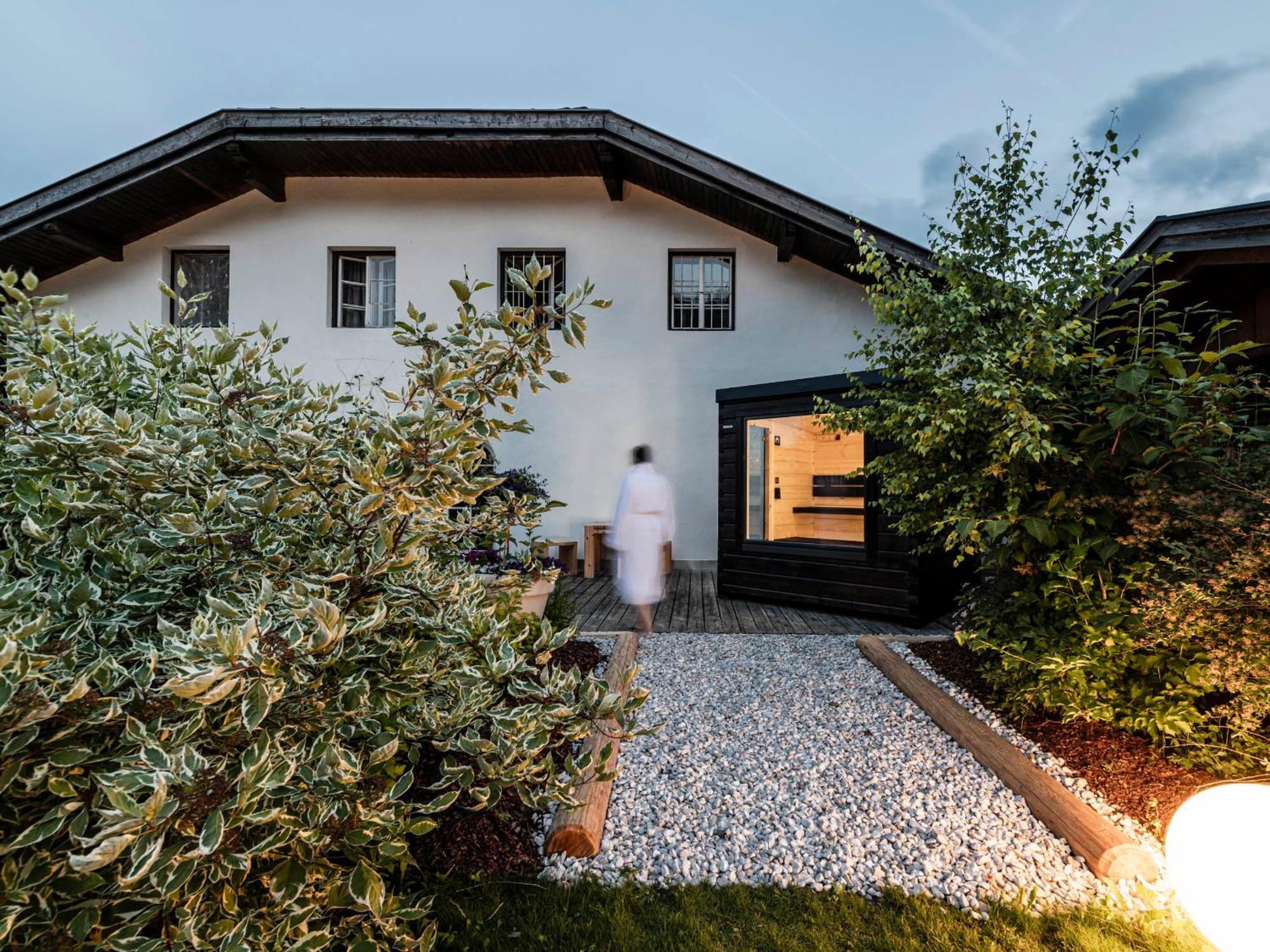 Strasserwirt - Ansitz Zu Tirol Strassen Buitenkant foto
