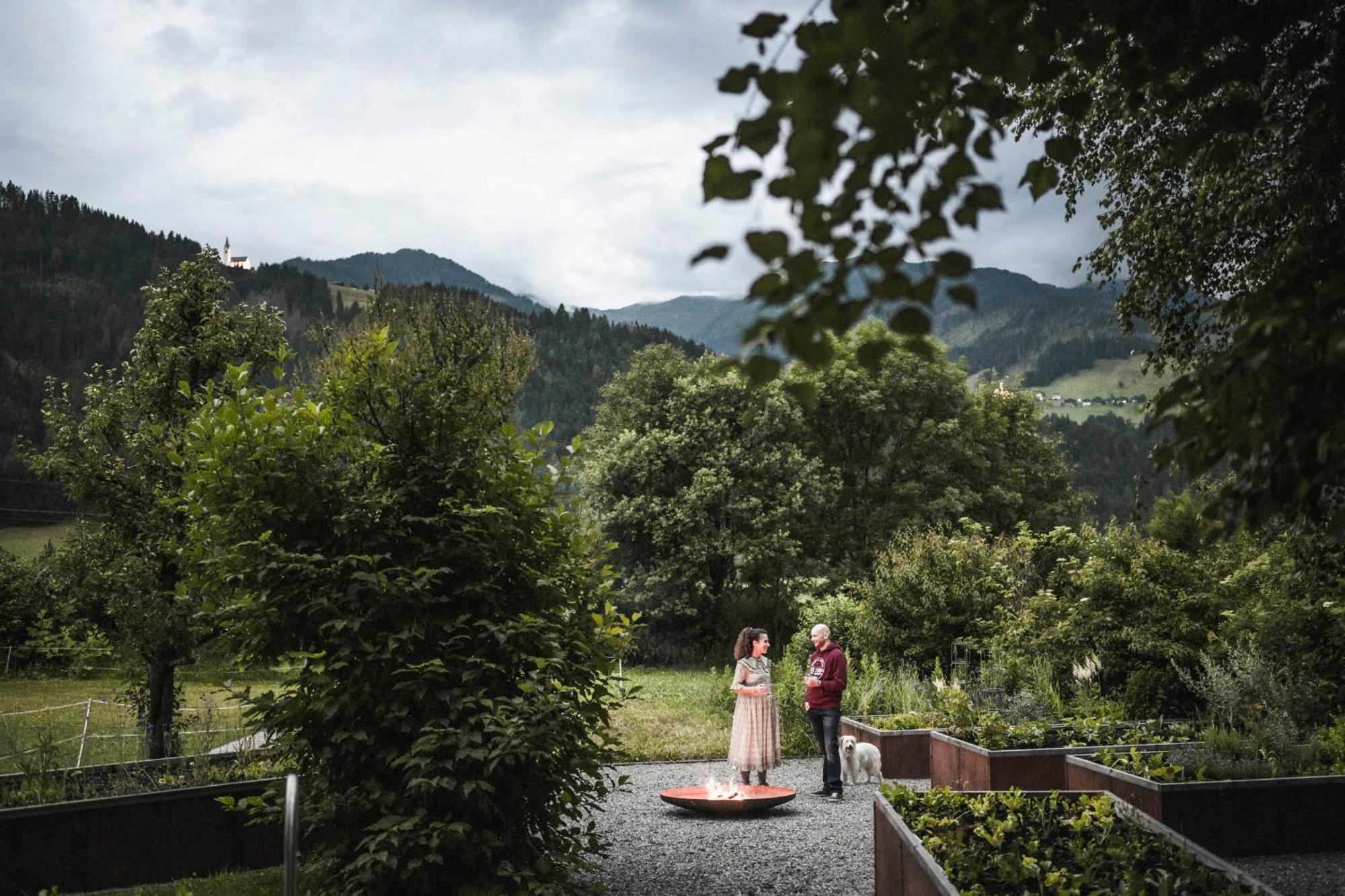 Strasserwirt - Ansitz Zu Tirol Strassen Buitenkant foto