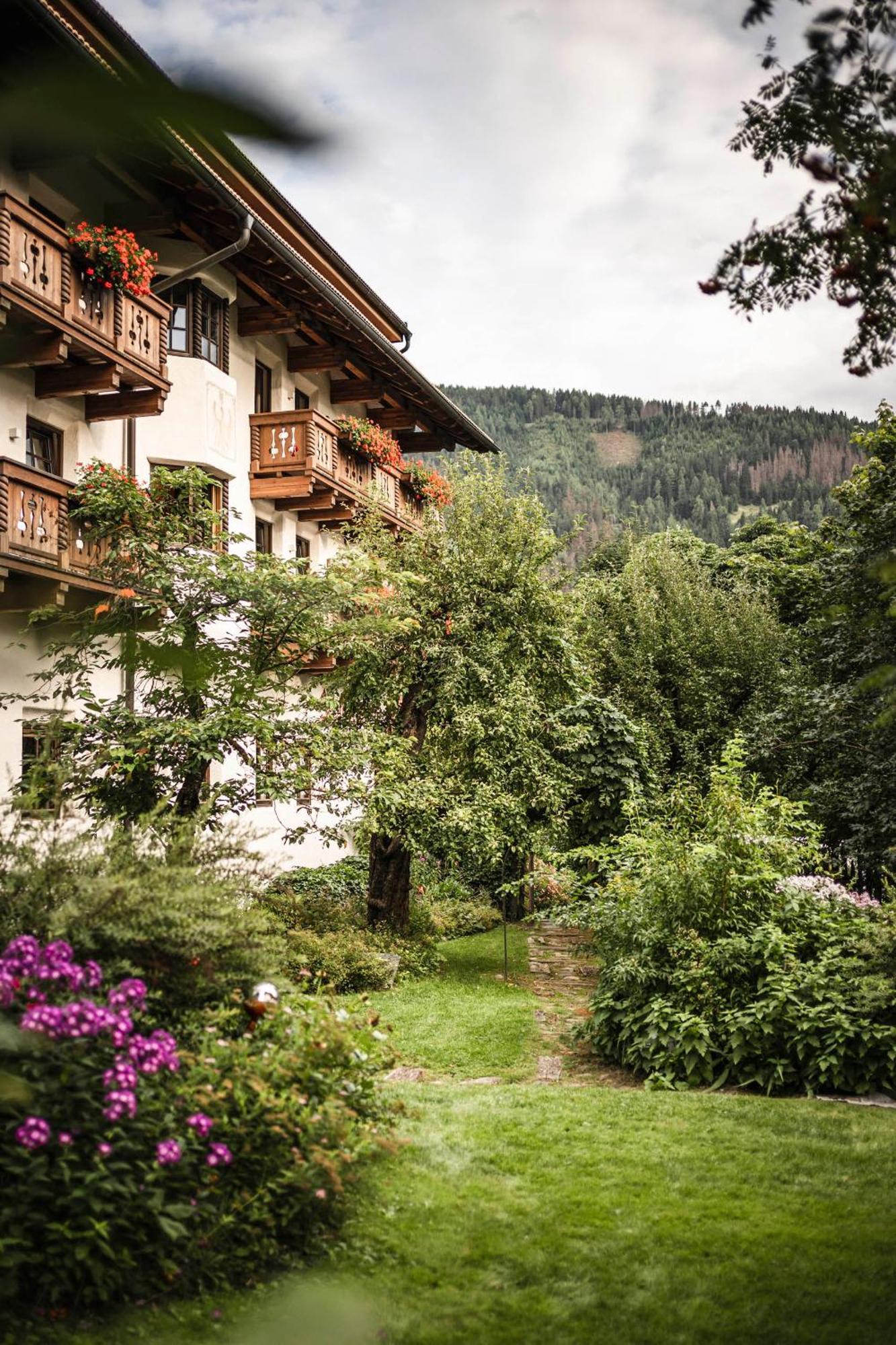 Strasserwirt - Ansitz Zu Tirol Strassen Buitenkant foto